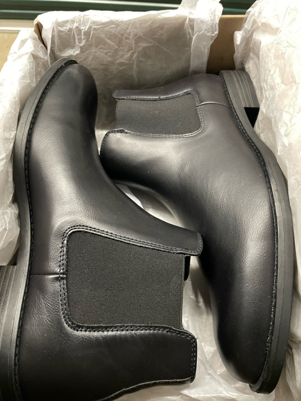 Steve Madden Black Leather Chukka Boots for Men